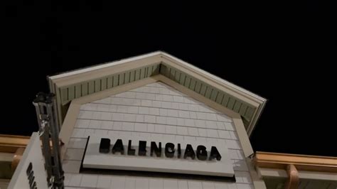 balenciaga woodbury commons